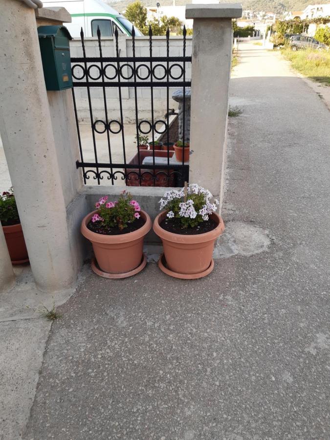 Zecirovic Mnebar Apartment Bagian luar foto