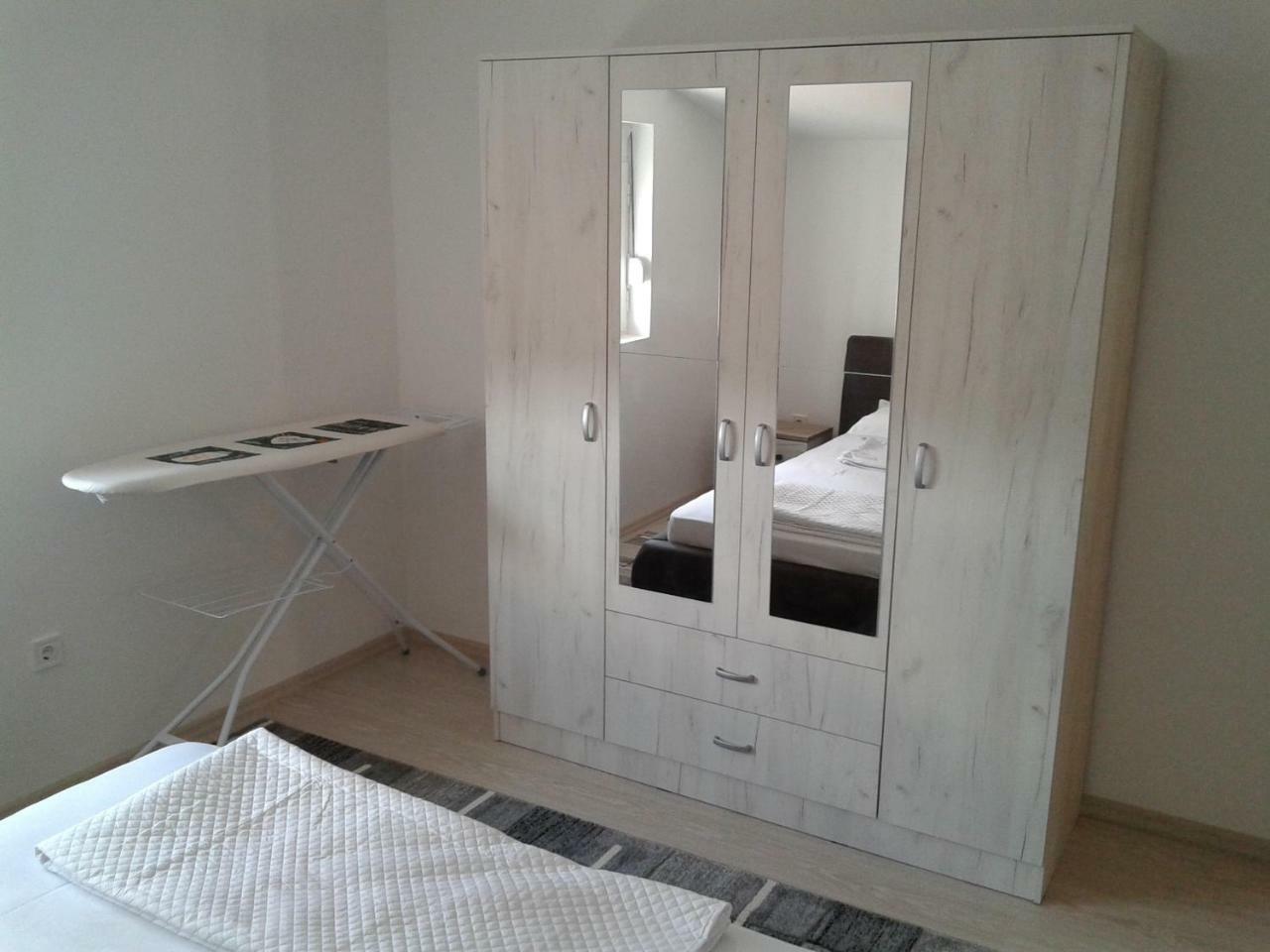 Zecirovic Mnebar Apartment Bagian luar foto