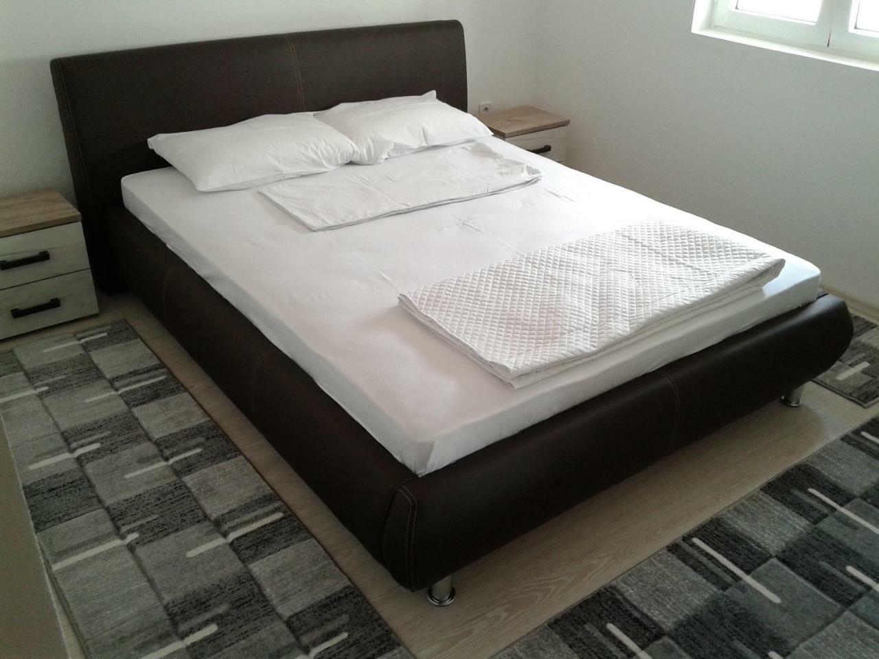 Zecirovic Mnebar Apartment Bagian luar foto